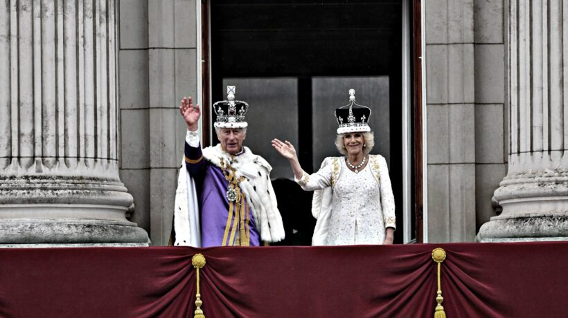 Carlo III incoronato senza intoppi. Il popolo però attende William e Kate