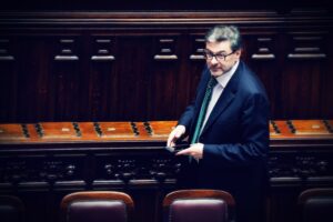 Pannicello caldo per le aziende stangate da Speranza