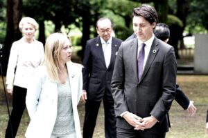 L’uomo che ha sequestrato i soldi ai canadesi viene a darci lezioncine di libertà sui gay