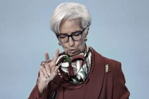 La Lagarde ammette che ci sta rovinando: crollano i prestiti a imprese e famiglie