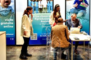 Alla fiera di Milano ho affittato un utero dopo cinque minuti
