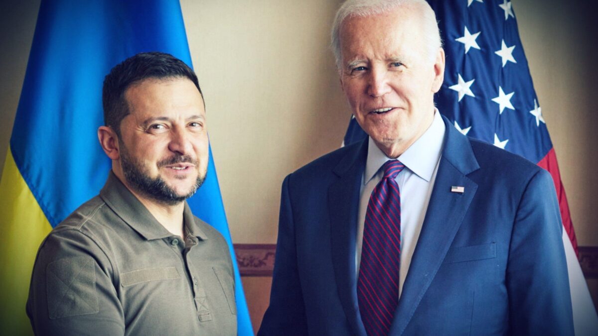 Biden spiazza sulla Cina: «Disgelo». Zelensky: «Bakhmut è in macerie»