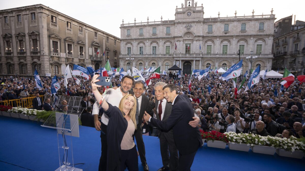 L’opposizione crea il caso RaiNews24: «Trasmesso il comizio della destra»