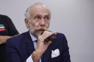 Andrea Stramezzi: «Covid, la verità sulle cure boicottate»