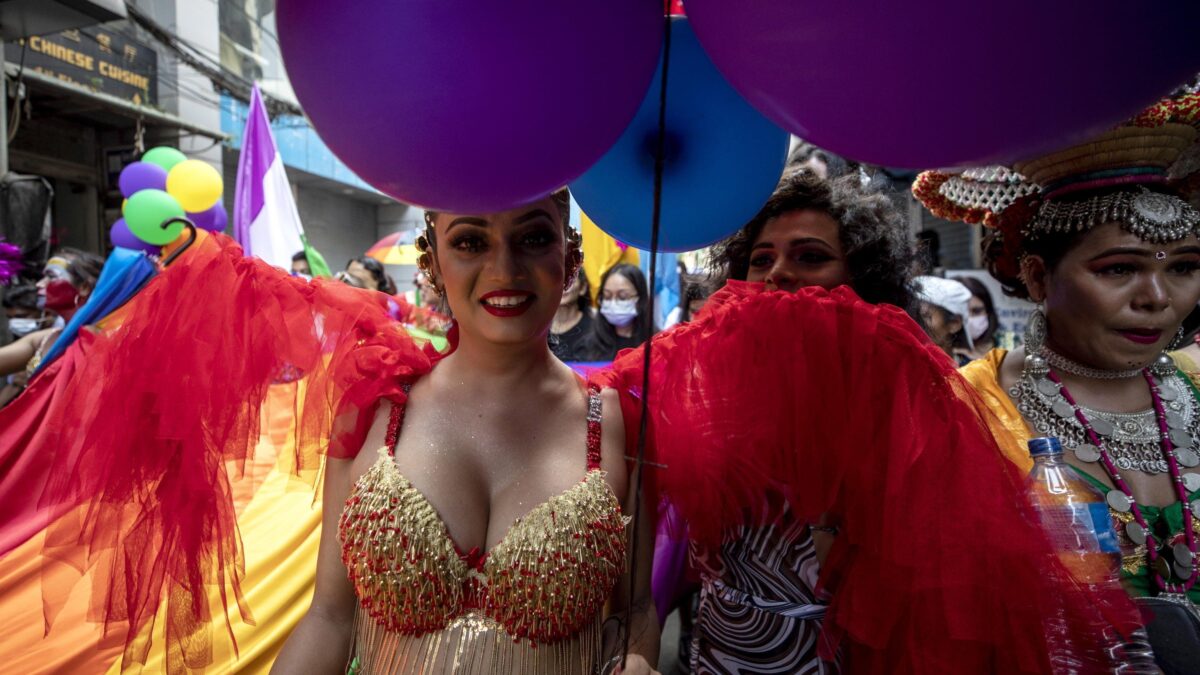 «Il corpo è un’opinione e la cultura è queer». L’assalto ai più piccoli dei missionari Lgbt