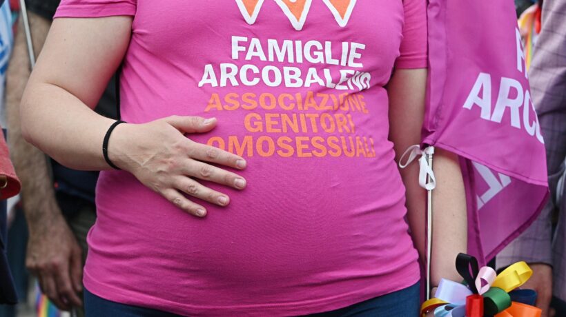 Preghiere sì, propaganda no. La linea delle Diocesi sui gay
