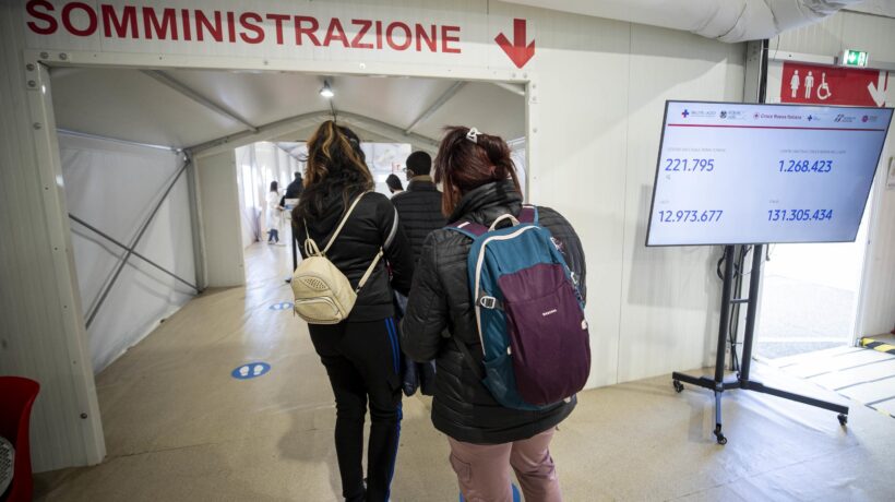 I guariti sono protetti per due anni. «Bisognava aspettare a vaccinarli»