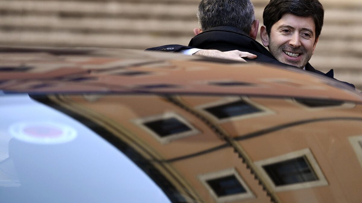 Provano a salvare Speranza & C. dal processo
