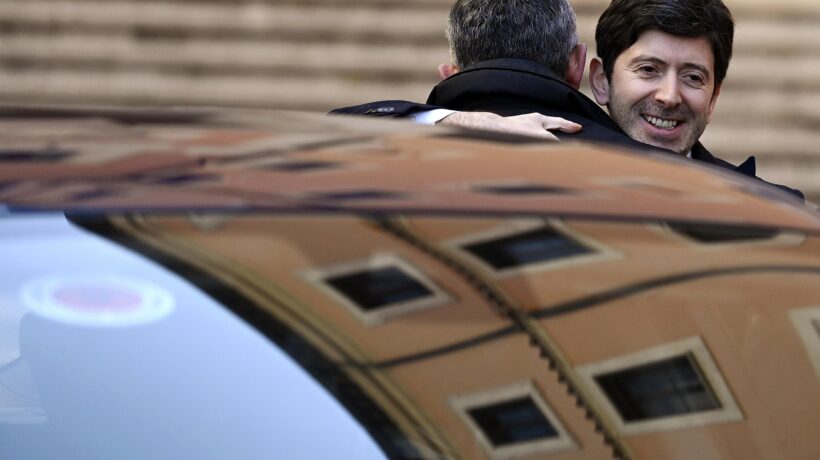 Provano a salvare Speranza & C. dal processo