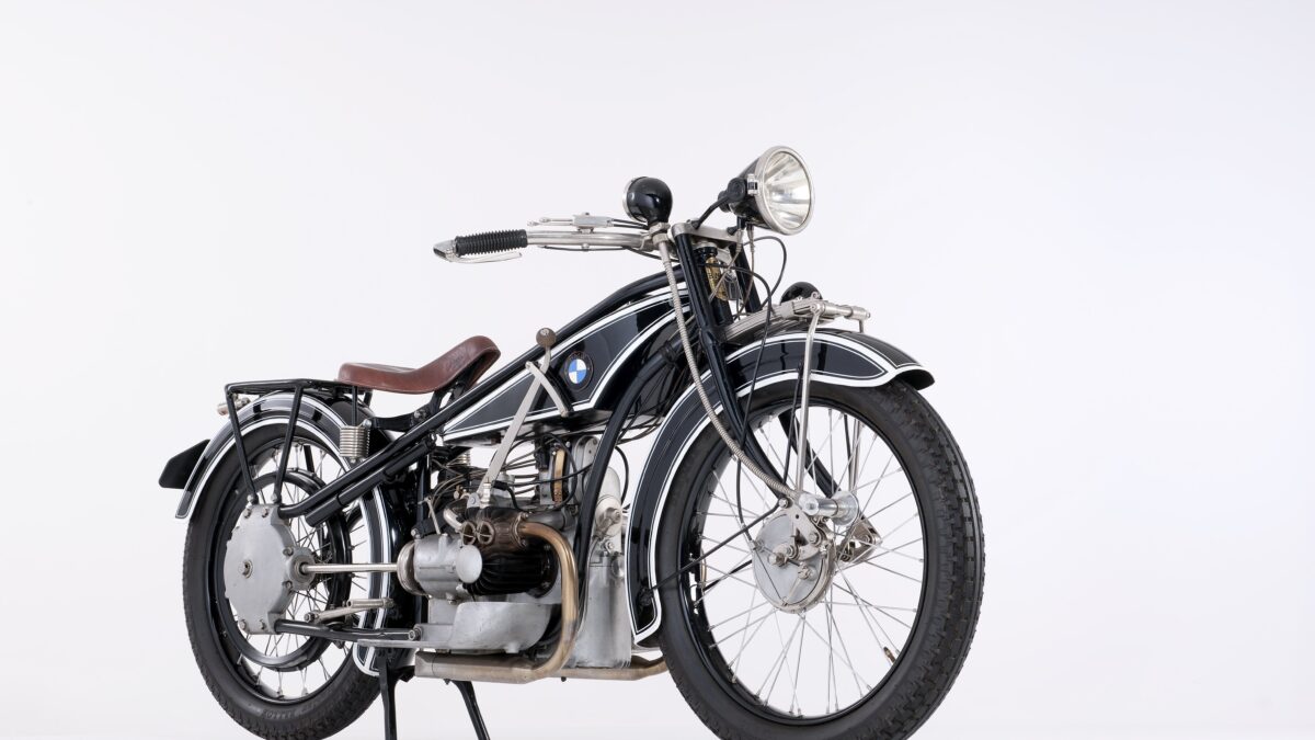 Un secolo di moto BMW: storia di un bicilindrico venuto dal cielo
