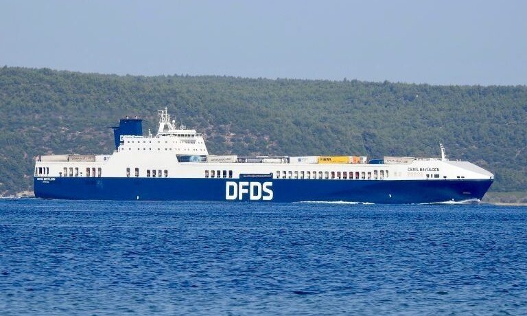 Napoli, nave ostaggio dei migranti liberata dalle forze speciali italiane