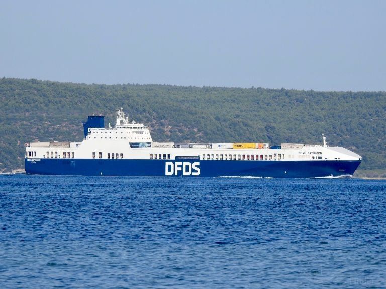 Napoli, nave ostaggio dei migranti liberata dalle forze speciali italiane