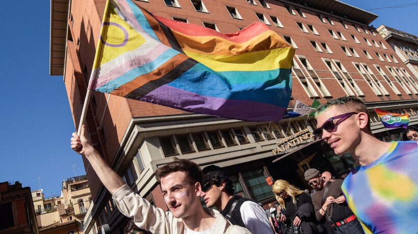 Utero in affitto, ma non solo: i deliri del pride