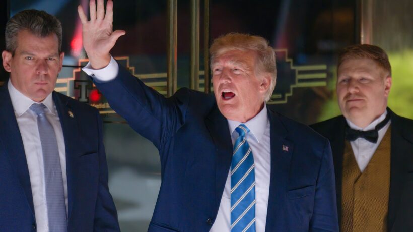 37 capi d’accusa per Trump. Adesso gli danno la caccia i federali