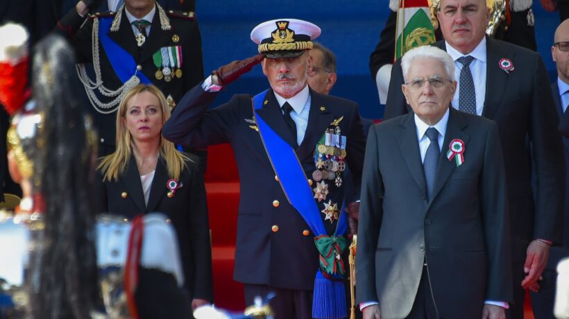 Alla parata in onore della Repubblica Chigi e Colle fanno quadrato su Kiev