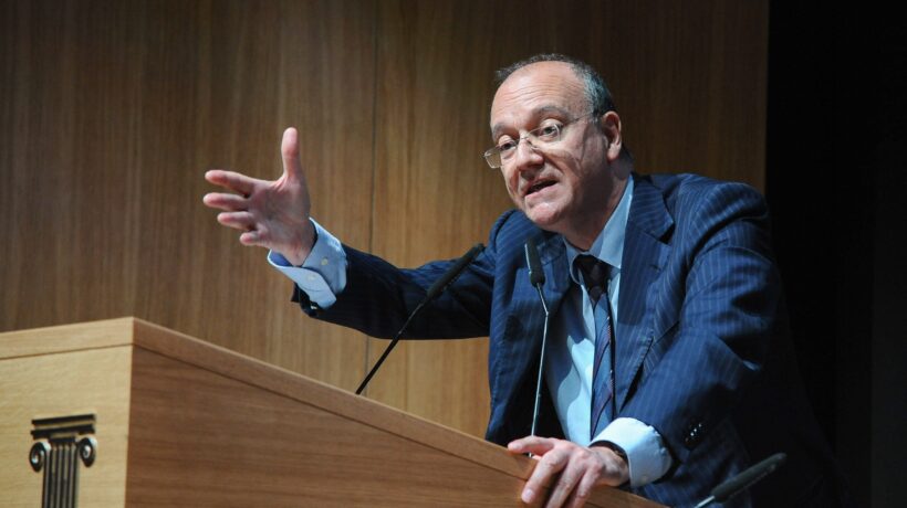 Pezza sul 9 in condotta dopo gli spari alla prof