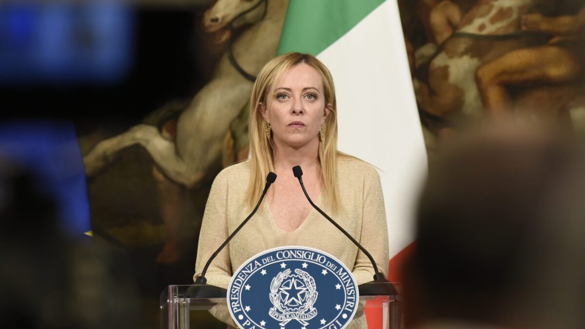 Dopo aver sepolto il Cavaliere, vogliono seppellire  il governo