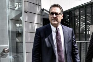 Quelle strane coincidenze russe col trappolone che azzoppò Strache