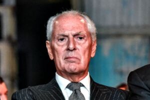 Il governo rosola gli azionisti cinesi di Pirelli