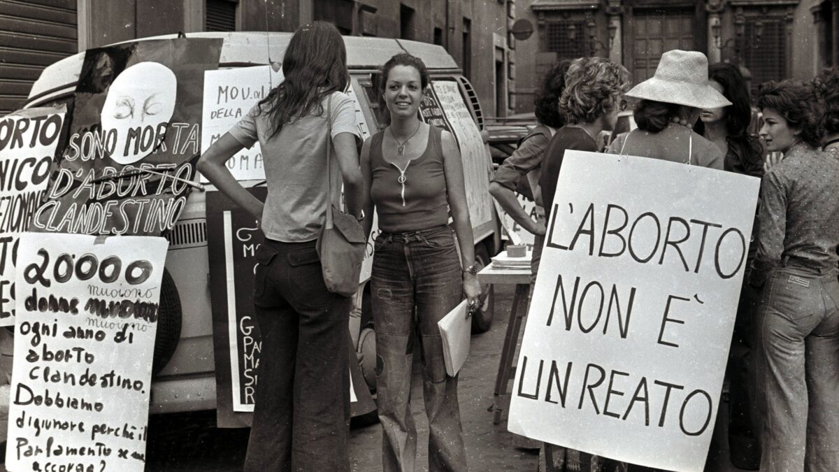 Dalle morti agli obiettori. Sull’aborto e la legge 194 sfornano bugie da 45 anni