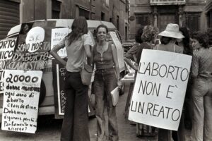 Dalle morti agli obiettori. Sull’aborto e la legge 194 sfornano bugie da 45 anni