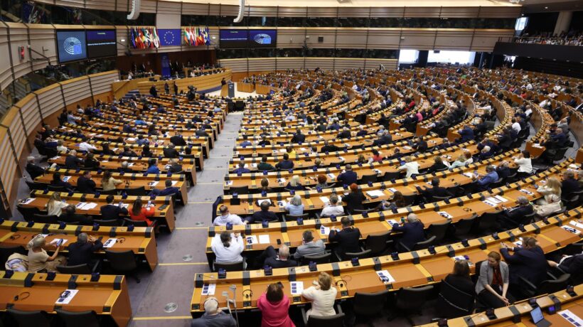 Blitz di Verdi e Socialisti europei per imporci cosa possiamo coltivare