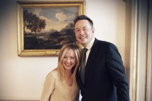 Guru agli opposti: Gates in Cina, Musk da noi