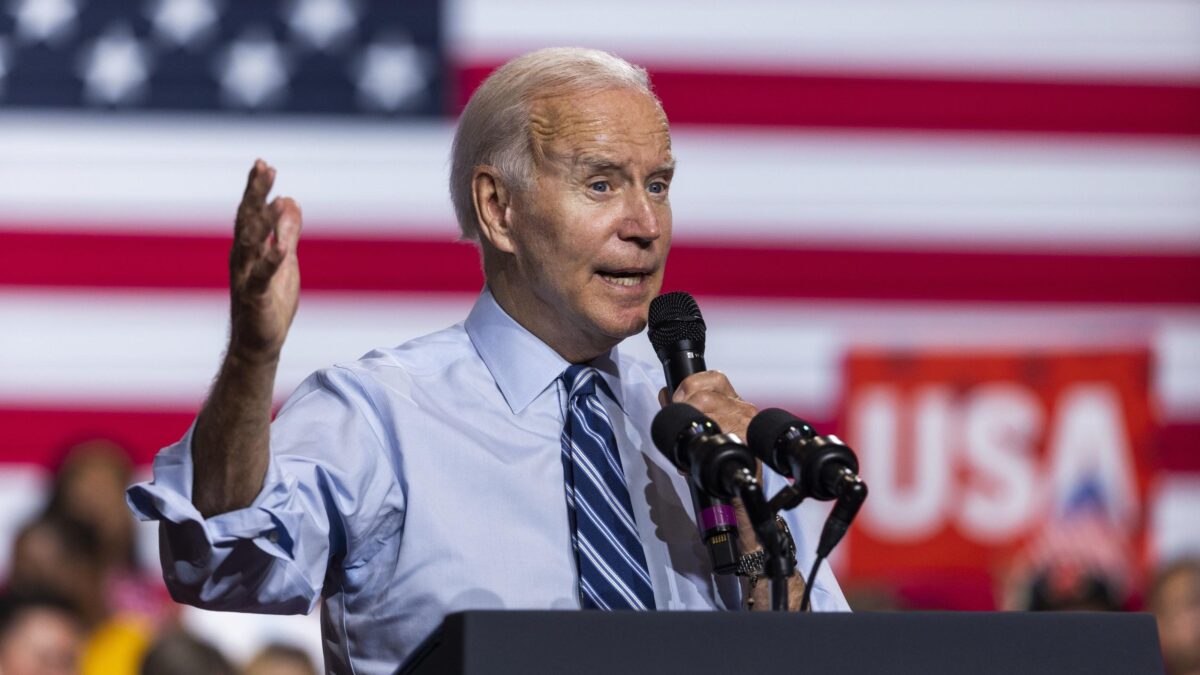 Alla faccia della neutralità: i censori del Web finanziano i dem e Biden