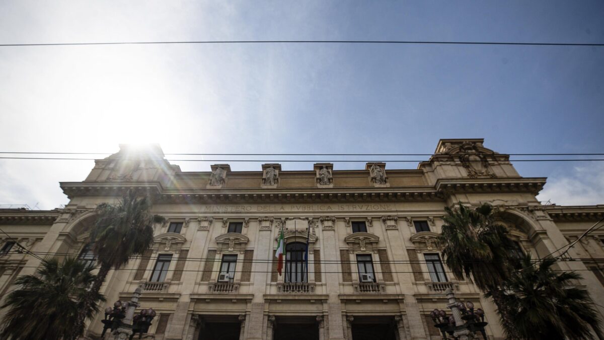 Un esercito di badanti per studenti. È la nuova fregatura targata Pnrr