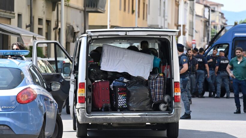 Per ripulire il covo dei clandestiniè servito il rapimento di una bimba