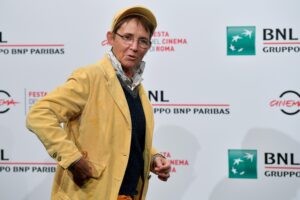Susanna Tamaro: «Quanti silenzi su obbligo vaccinale e danni»
