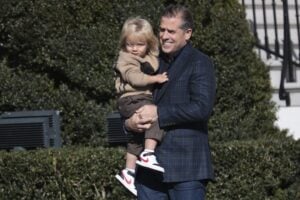 Botta per Biden, il figlio ammette l’evasione