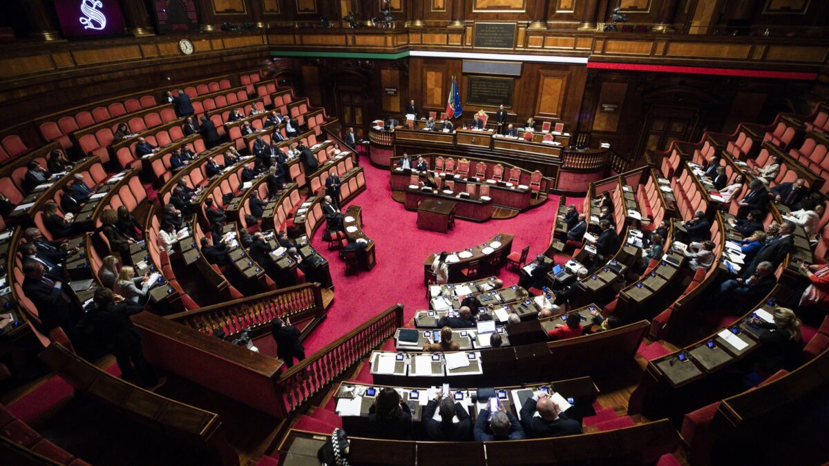 Pd fantasma, la destra si fa auto-opposizione