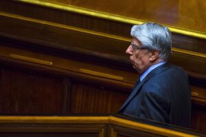 Nelle carte desecretate la verità su Ustica. «Fu una bomba nel bagno»