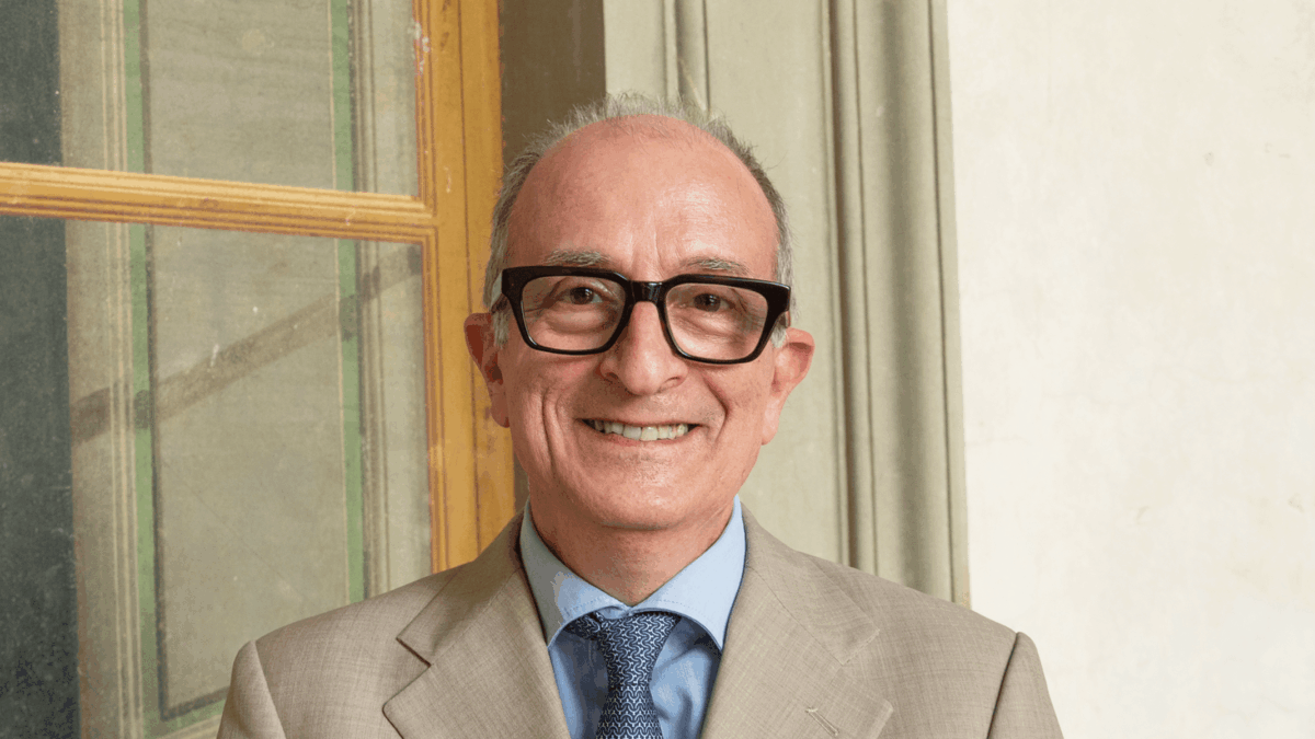 «Inseriamo l’italiano nella Costituzione. E basta con lo schwa»