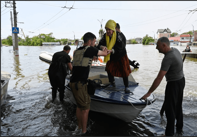 L’Onu: 700.000 senz’acqua potabile. Droni su Odessa, Kiev contrattacca