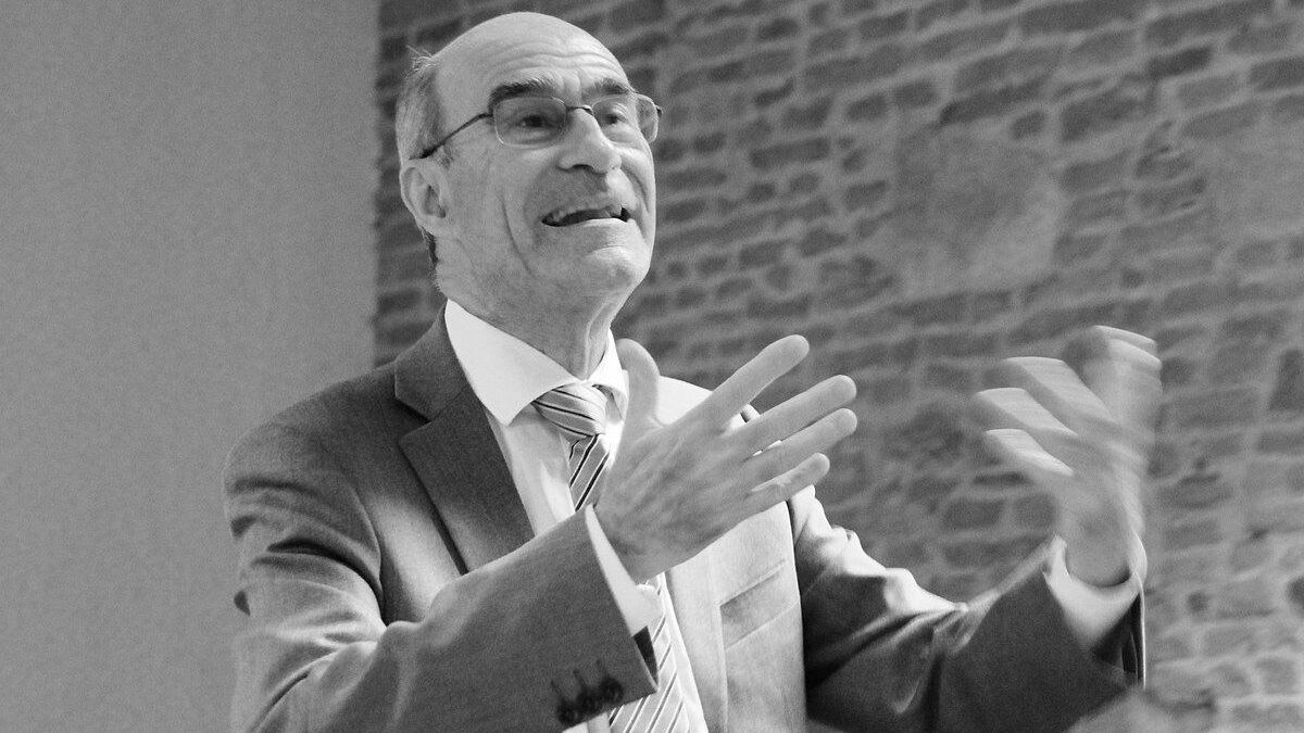 Jean-Yves Le Gallou: «Gli intellò prime vittime della propaganda»
