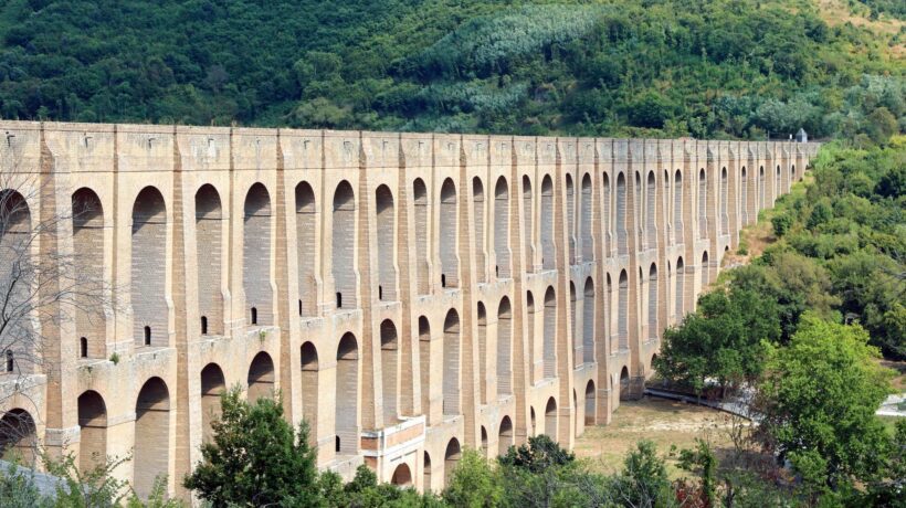 L’acqua e le città: gli acquedotti storici italiani tra Medioevo e Ventesimo secolo