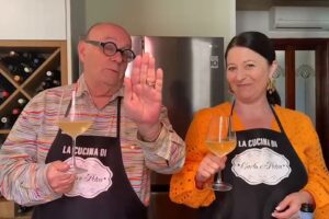 Le pillole di galateo di Petra e Carlo: il vino e il bicchiere