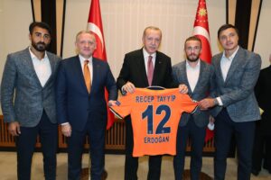 L’Italia va con Erdogan per fare l’Europeo