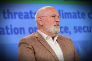 L’alfiere della politica green dell’Ue cerca in Cina aiuti sulla transizione