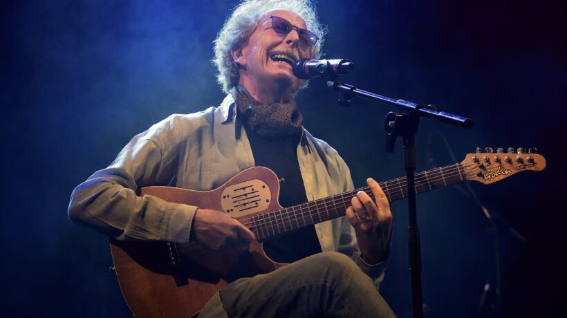 «Una canzone può salvare una vita. La mia Milano? È peggio di prima»