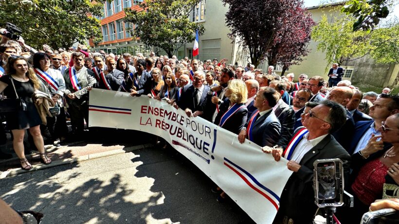 Francesi in massa al fianco del poliziotto, la sinistra vuole stoppare la colletta