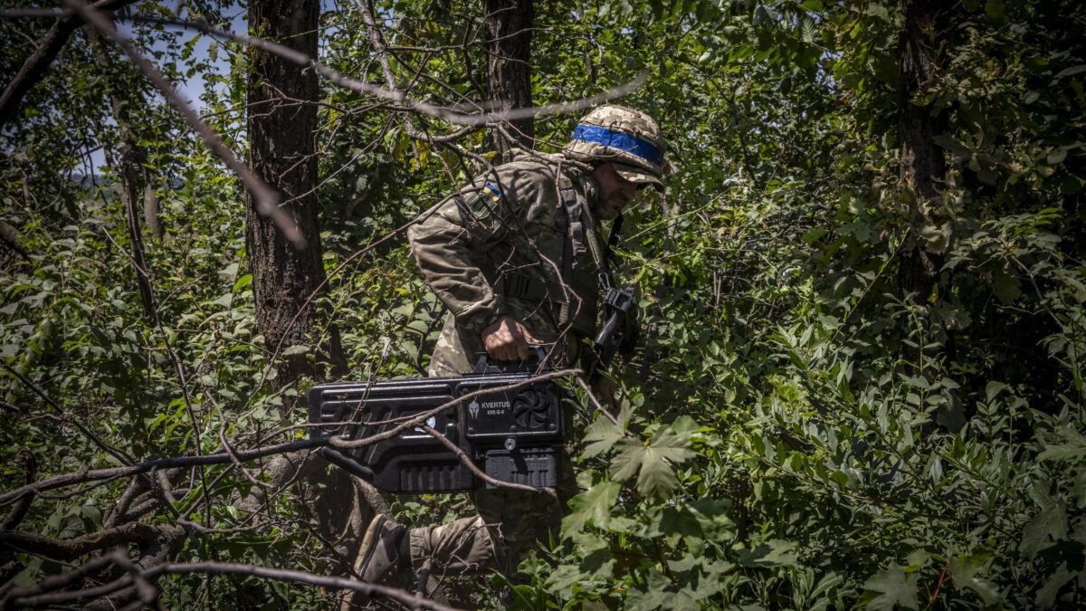 Kiev: «Controffensiva in ritardo». E l’Ue versa altri aiuti da 1,5 miliardi