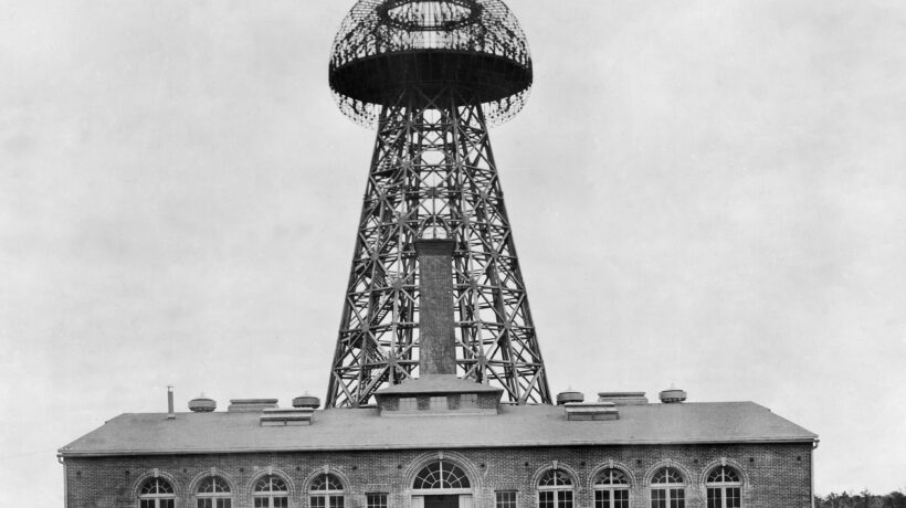 Laboratorio di Nikola Tesla a Long Island nel 1911 (Getty Images)