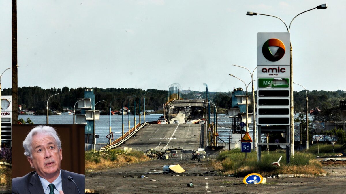 Viaggio segreto della Cia in Ucraina. E Mosca butta giù il ponte di Kherson