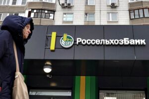 Per sbloccare l’accordo sul grano l’Ue «grazierà» una banca sanzionata