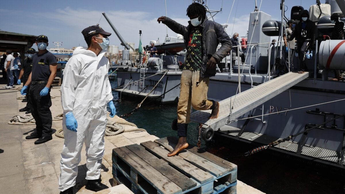 Nel caos il porto delle partenze dalla Tunisia
