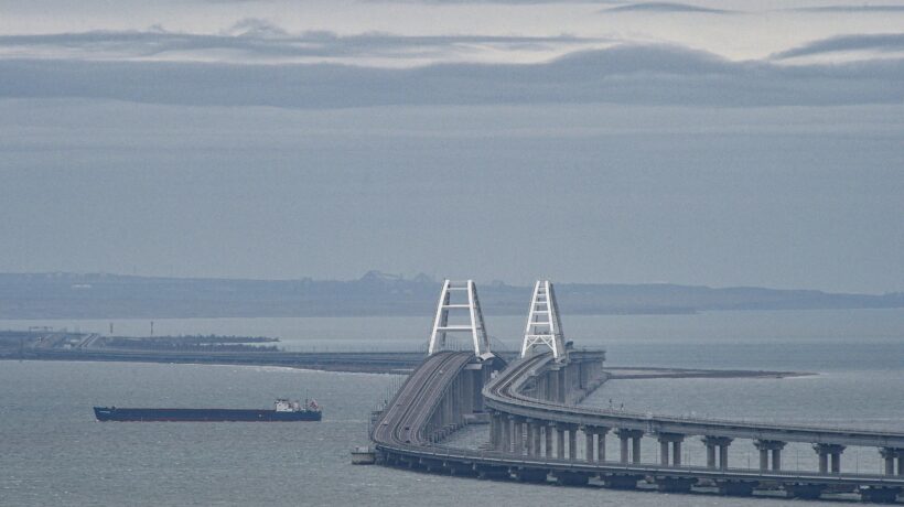 Kiev ora lo ammette: «Il ponte in Crimea l’abbiamo colpito noi»