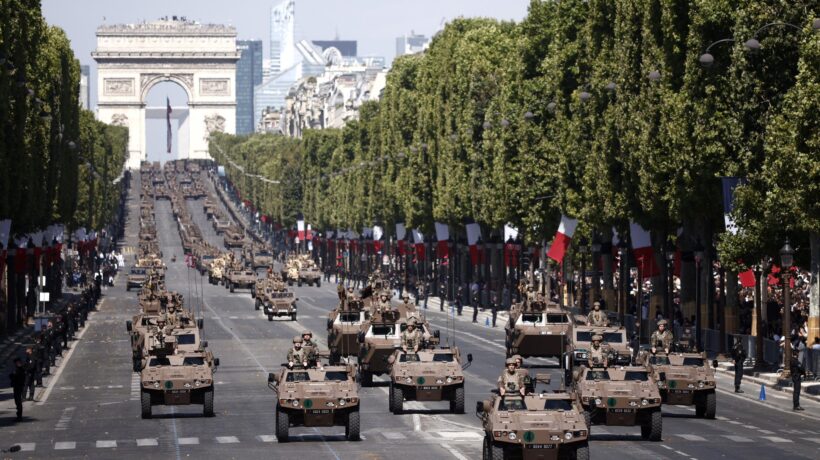 Il 14 luglio di Macron: zero feste, tanti fischi